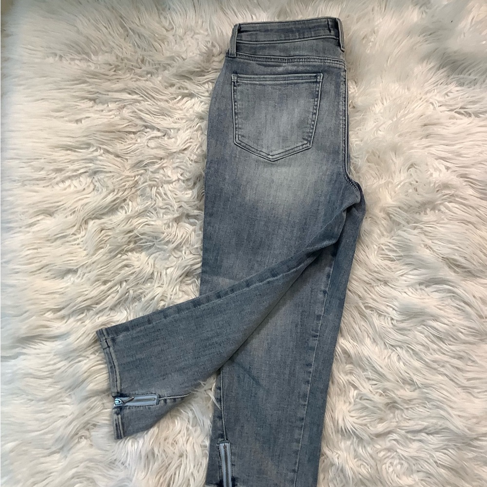 NYDJ Petite Mid-Rise Zip Hem Capri Jeans 6P